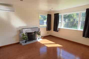 104 White Swan Road, Mount Roskill