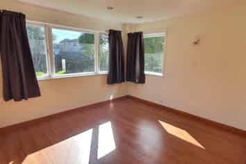 104 White Swan Road, Mount Roskill