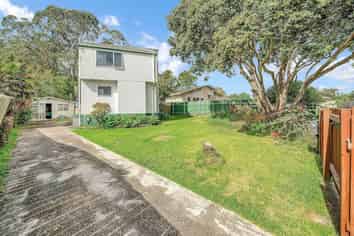 4 Vimy Place, Mangere