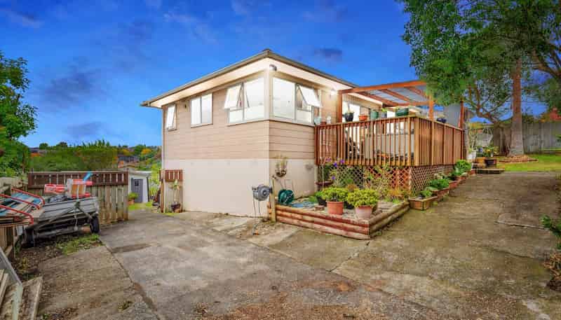 82 Reynella Drive, Massey