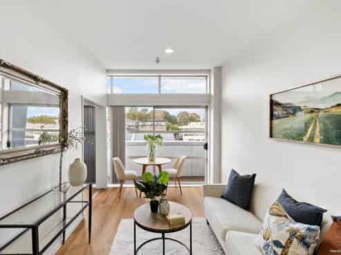 39/8 Clayton Street, Newmarket