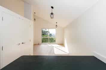 23Q Hendry Avenue, Hillsborough