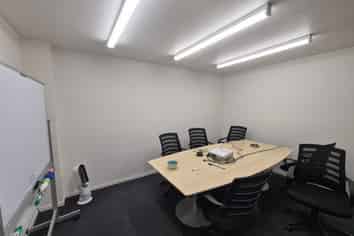 Standalone high-stud warehouse plus office