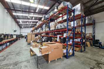 Standalone high-stud warehouse plus office