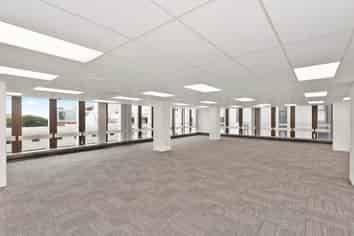 AUCKLAND CITY BUILDING WITH 90% NBS