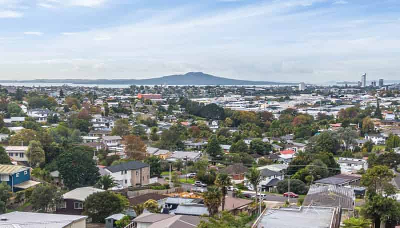 B107/553- Glenfield Road, Glenfield