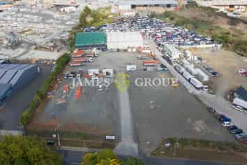 4,500sqm metaled yard with services