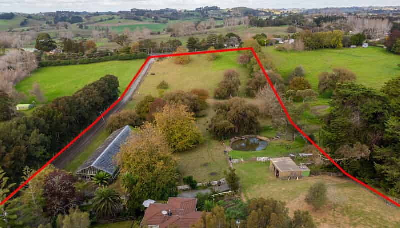 1549 Dairy Flat Highway, 