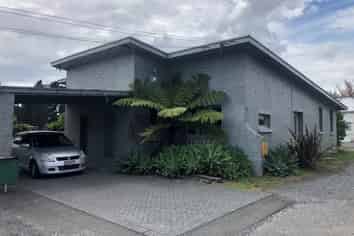 Cute character 133sqm office 