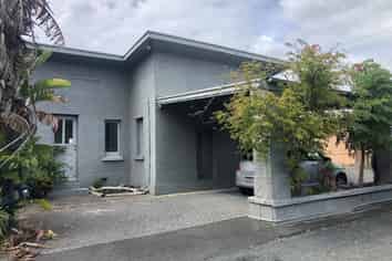 Cute character 133sqm office 