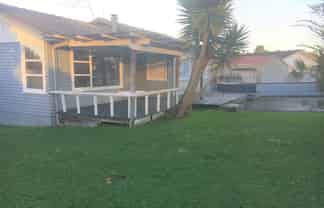 1 Barnfield Place, Glendene