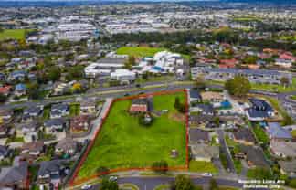 121 Sturges Road, Henderson