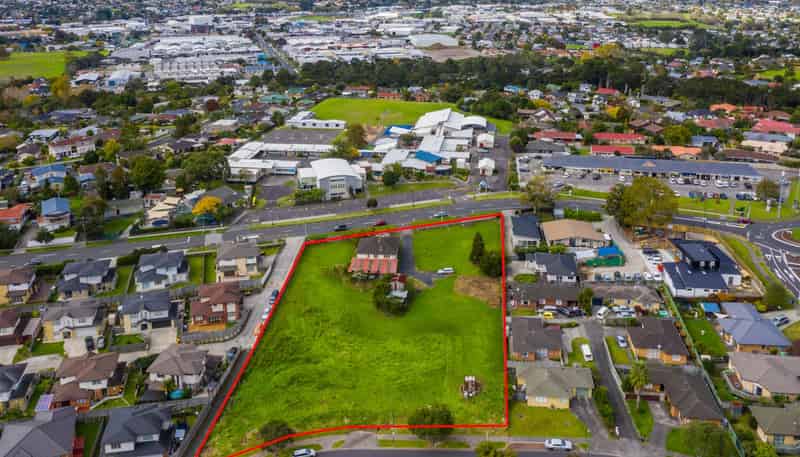 121 Sturges Road, Henderson