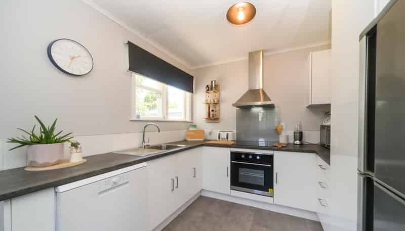 196 Botanical Road, Takaro