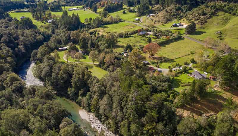 820 Wakamarina Road, 