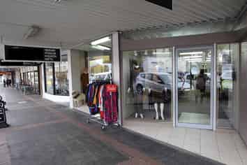 HIGH RETURNING COMMERCIAL BUILDING 