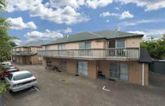 2/4A Baffles Crescent, Hillcrest