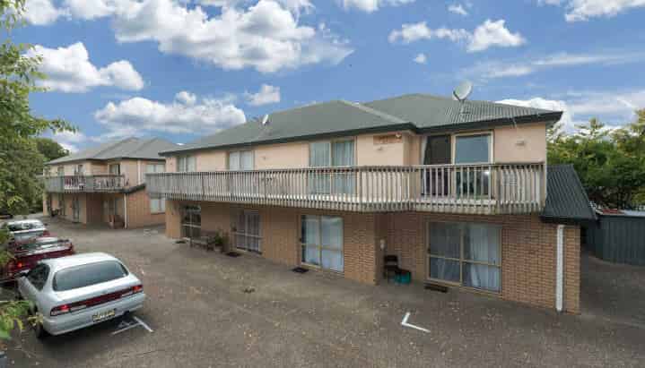 2/4A Baffles Crescent, Hillcrest