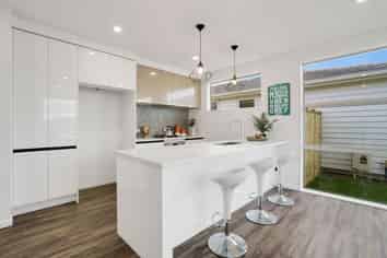 21 Leatherwood Road, Takanini