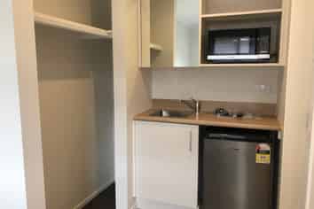 6/4 RMD Hammond St, Hamilton Central