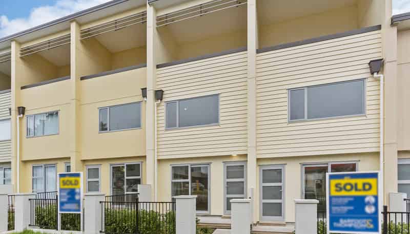 3/11 Ray Small Drive, Papakura