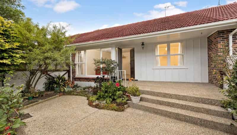 2/46 The Drive, Epsom