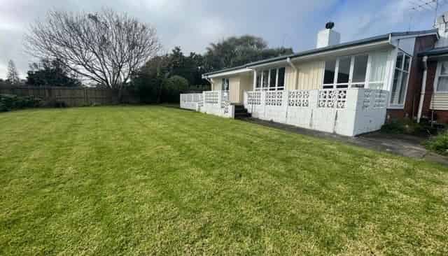 14 Robert Hall Road, Remuera