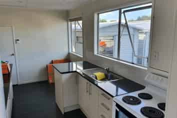 8 Sharland Avenue, Manurewa