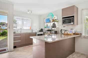 16 Halswell Street, Mangere