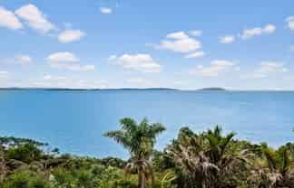 102 Pacific Parade, Army Bay