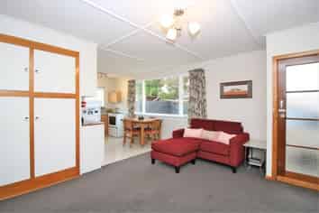 32B Eastbourne Street, Caversham