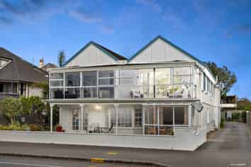 2/293 Tamaki Drive, Kohimarama