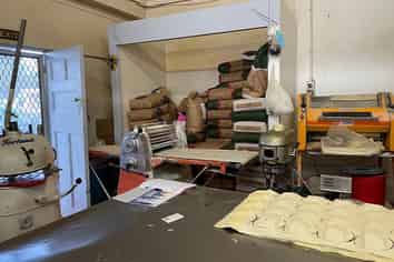 South Auckland Bakery Weekly Turnover Over $15,000