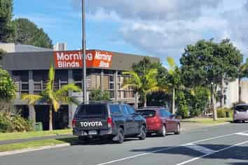 Industrial with road front profile