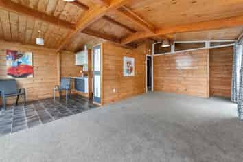 25 Russell Crescent, Western Heights