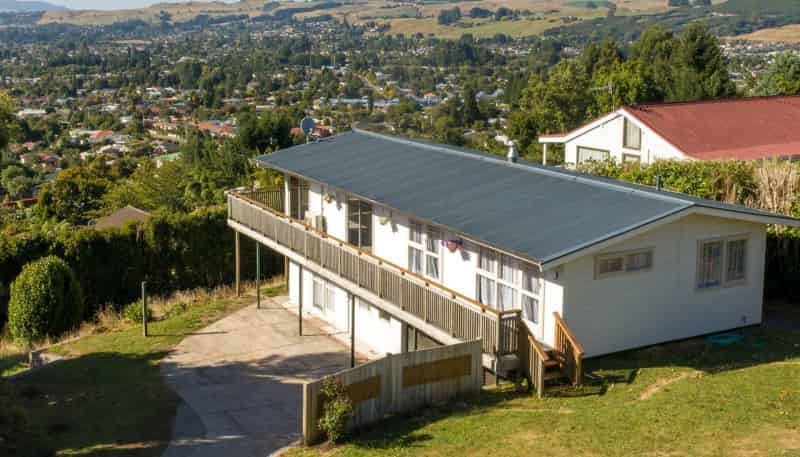 25 Russell Crescent, Western Heights