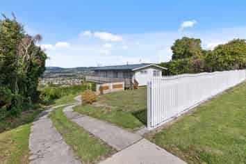 25 Russell Crescent, Western Heights