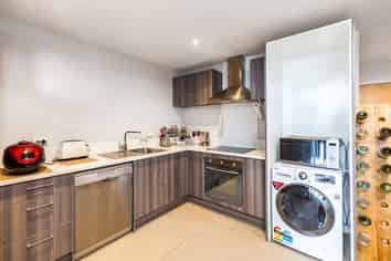 108/25 Don McKinnon Drive, Albany