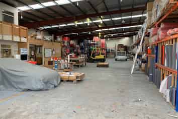 Modern 784sqm Warehouse/Office, Middleton