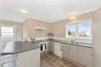 25a Bruce Avenue, Glenview