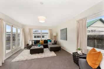 25a Bruce Avenue, Glenview