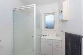 25a Bruce Avenue, Glenview