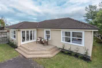 25a Bruce Avenue, Glenview