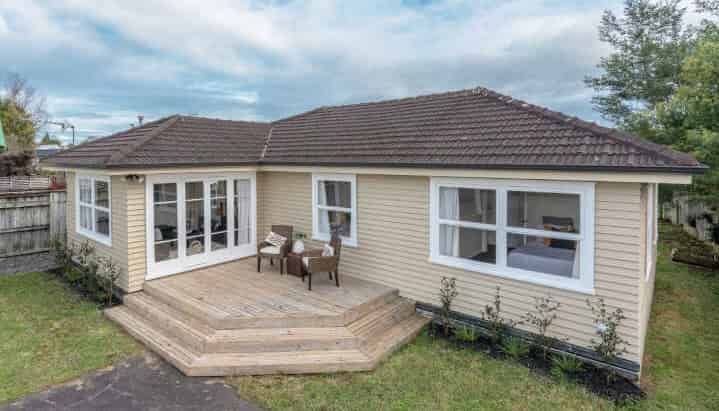 25a Bruce Avenue, Glenview