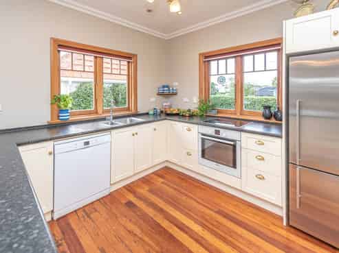 1 Tregarth Street, Saint Johns Hill