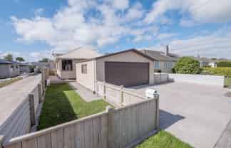 16 Laurent Vc Street, Hawera