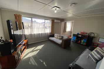 16 Laurent Vc Street, Hawera