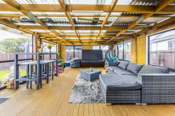 211 Waitemata Drive, Ranui