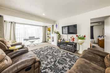 211 Waitemata Drive, Ranui