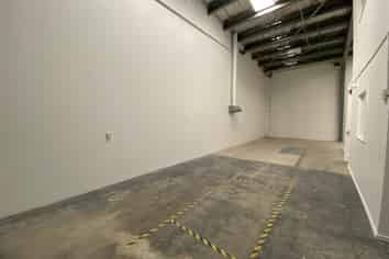 171m2* Warehouse/Office in Hornby